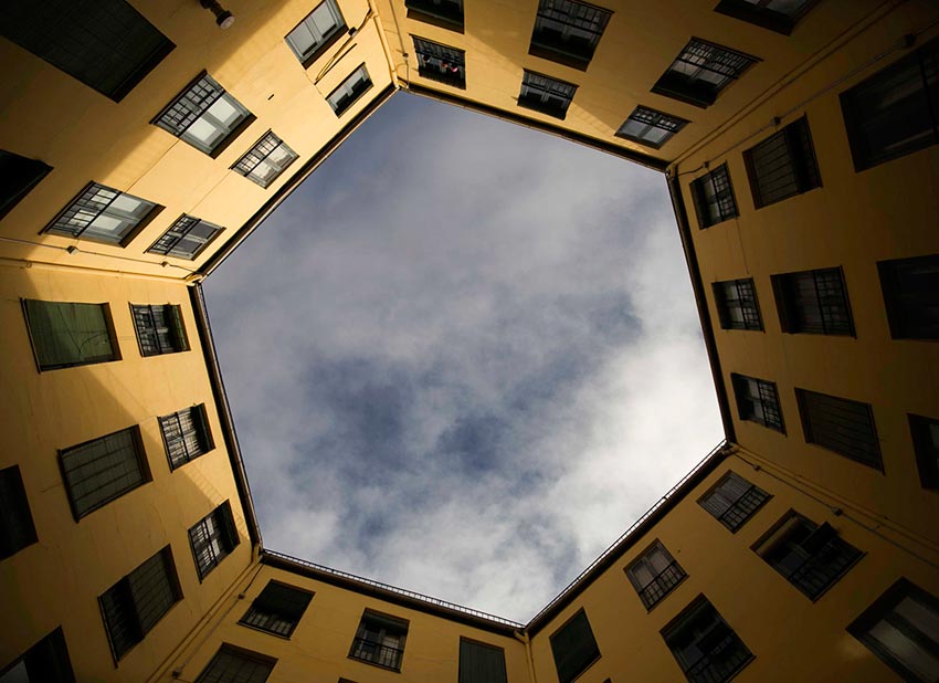 Unanswered © Alvaro Calvo