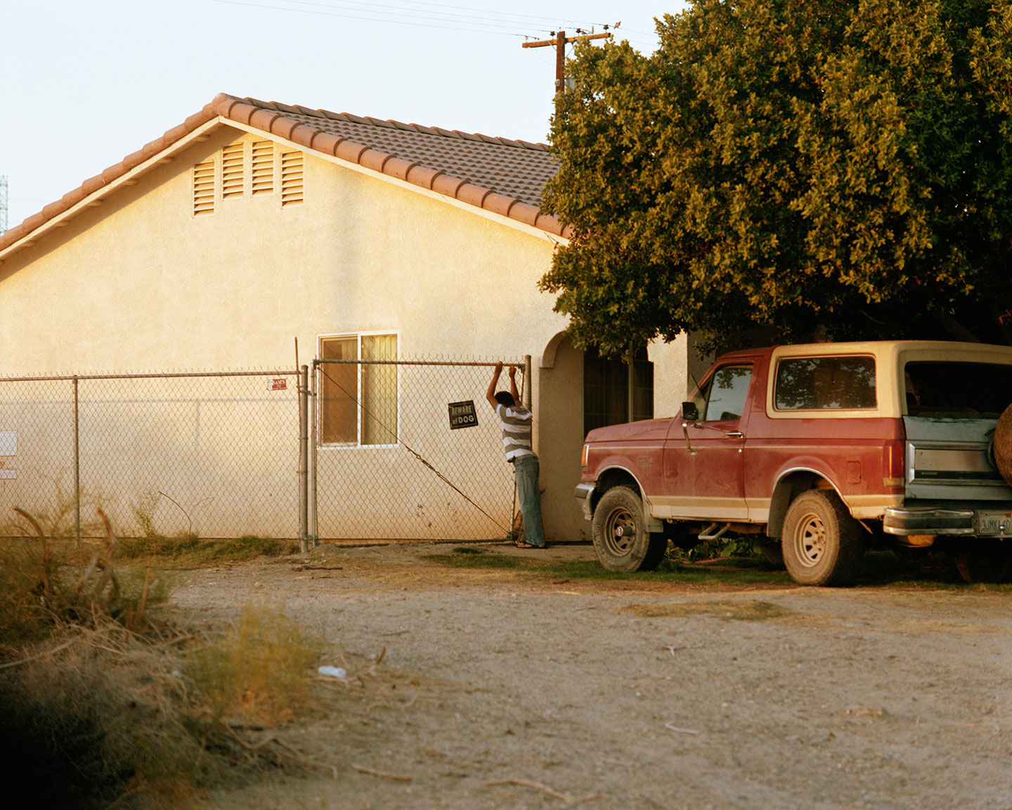 Lago — Ron Jude Returns to the Desert He Grew Up In | FotoRoom