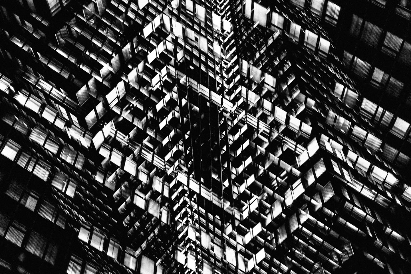 Metropole © Lewis Bush