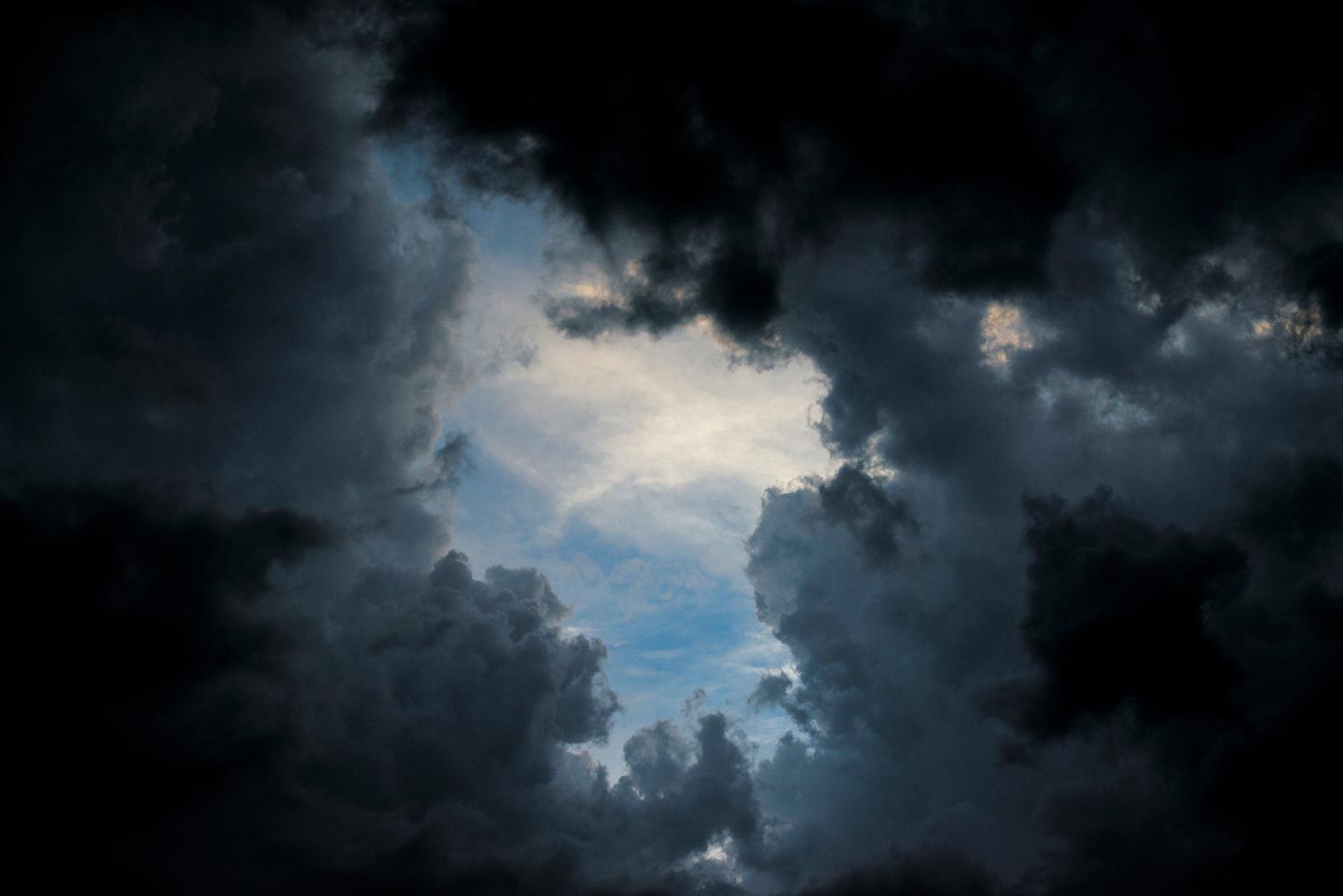 Saisons Noires © Julien Coquentin