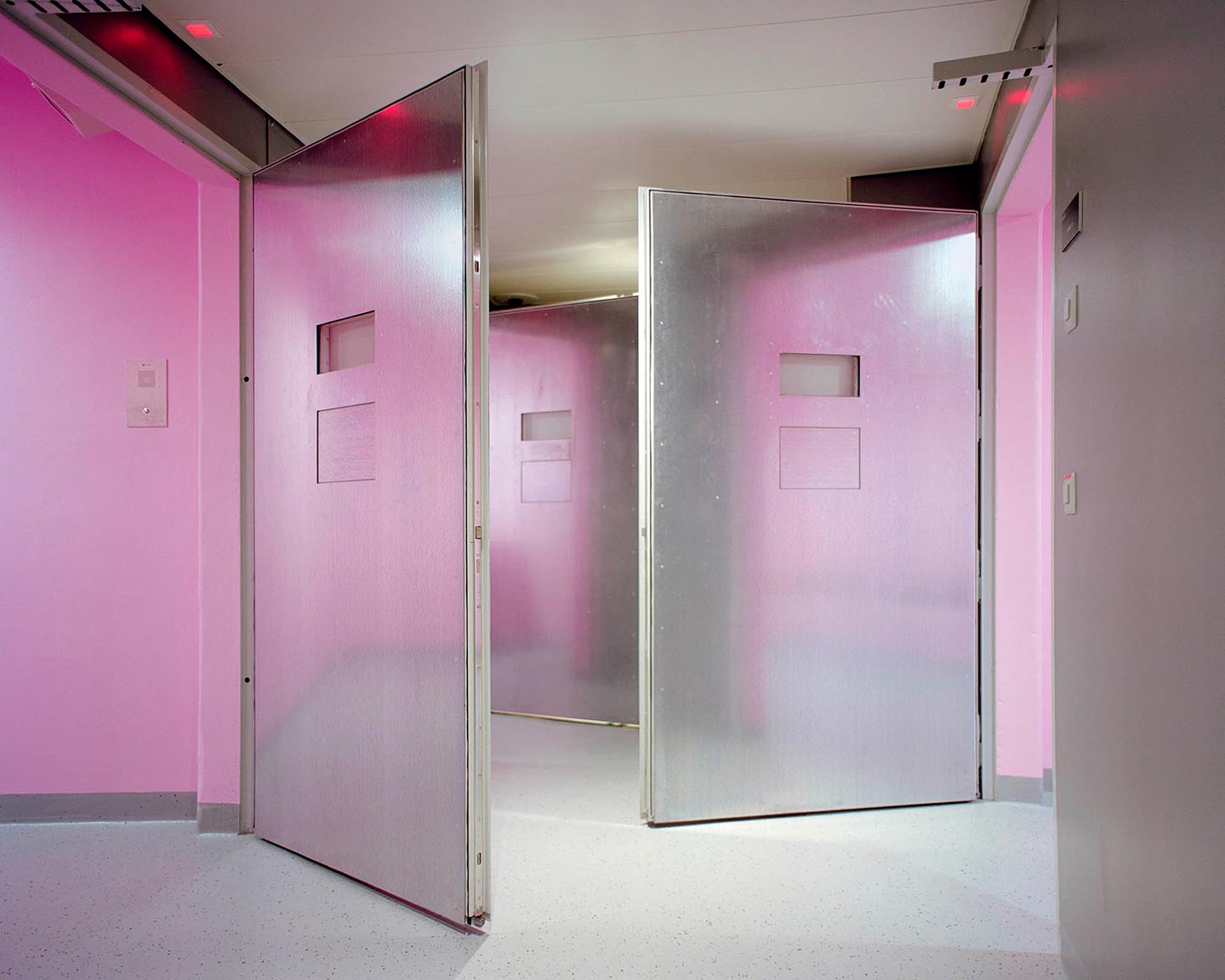 Theres A Reason Why These Prison Cells Are Pink And Its Backed By Science Fotoroom 